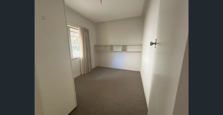 4-Bedroom Family Home in South Tamworth – Modern Living with Plenty of Space - Photo 5