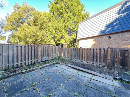 For Lease - 42 Sego Royal Way, Toronto, Ontario - Photo 4