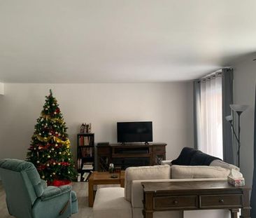 Très Grand 4 ½ – 2 Salles de Bains – Possibilité Stationnement Inté... - Photo 1