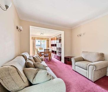 Edgware, Harrow, HA8 - Photo 4