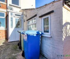 2 BEDROOM House - End Terrace - Photo 3