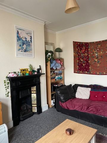 6 Bed Terraced House, Brading Road, BN2 - Photo 2