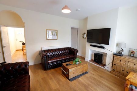 4 bedroom terraced house to rent - Photo 2