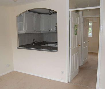 High Grove Close, Stretton, DE13 - Photo 2