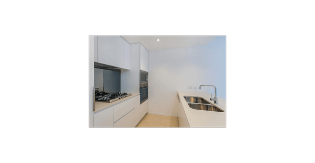 HUGE 3 Bed + Study. Resort Living. Great condition. - Photo 1