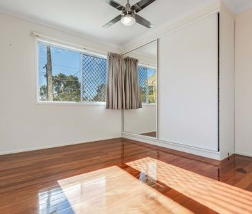 Bayside Living in Beautiful Brighton - 70 Saul Street - Photo 2