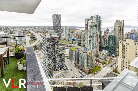 Penthouse in Downtown Vancouver, BC - Photo 4