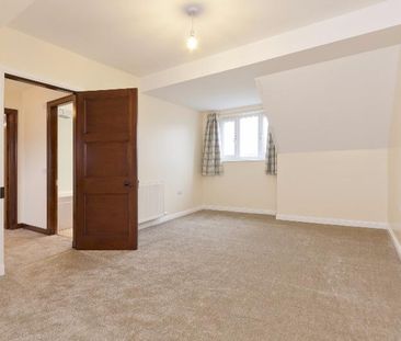 4 bedroom detached house to rent - Photo 3