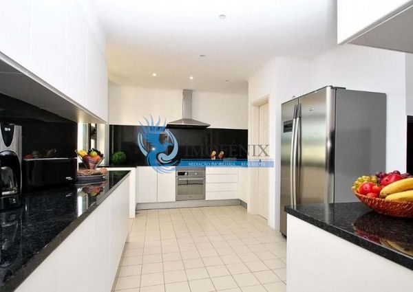 Apartamento T4 em Faro