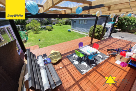 111 Flanshaw Road, Te Atatu South - Photo 4