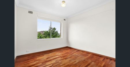 Beautiful Open Plan 2 Bedroom Apartment - Photo 3