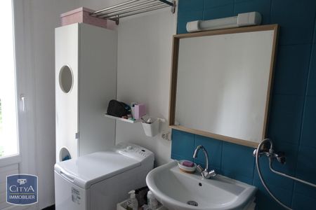 Location Appartement 2 pièces 43m² ST MARTIN D HERES 38400 - Photo 2