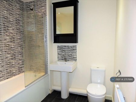 2 bedroom flat to rent - Photo 5