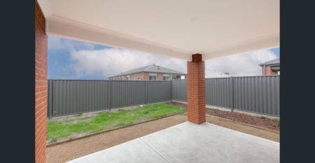 FAMILY HOME! - Photo 3