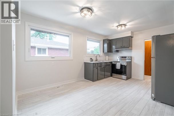 75 PURDY Crescent, Hamilton, Ontario, L9A3B4 - Photo 1