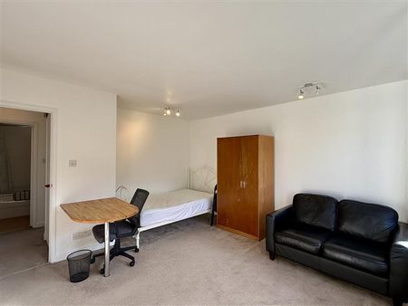Studio to rent - Photo 4