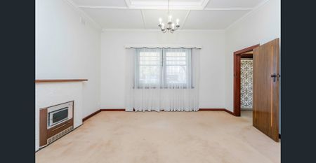 CHARMING 2 BEDROOM STONE FRONTED HOME IN GREAT LOCATION - Photo 2