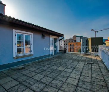 Pronájem podkrovního bytu 2+kk, 65 m - Photo 1