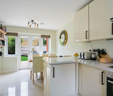 Noble Park, Epsom - Photo 6