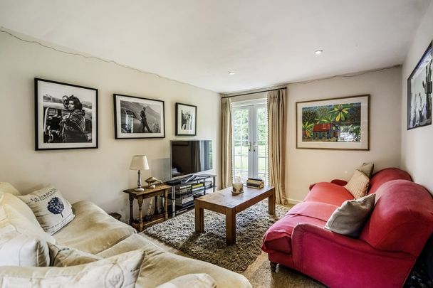 5 bedroom detached house to rent - Photo 1