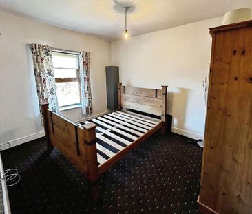 3 bedroom semi-detached house to rent - Photo 6