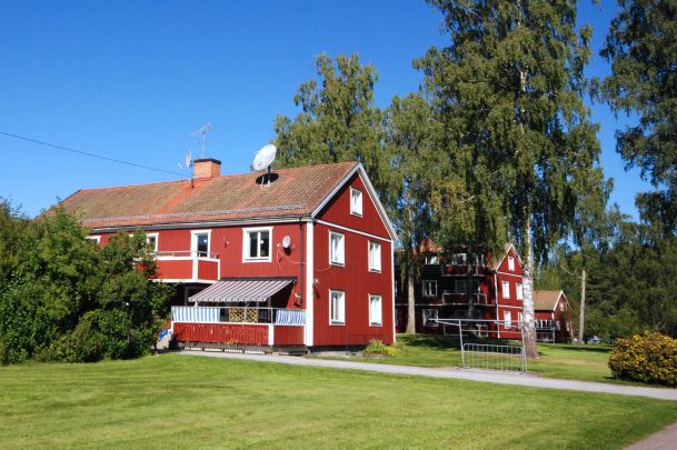 Naturnära nymålad trea en trappa upp - Photo 1