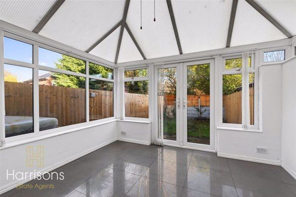 Long Lane, Bolton - Photo 1