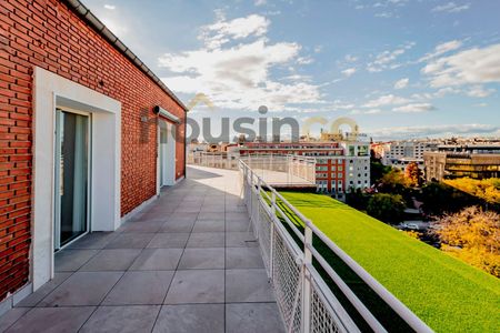 Penthouse for rent in Madrid (Distrito Salamanca) - Photo 2