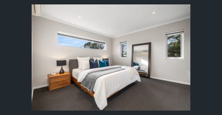 Spacious and Sophisticated Family Residence with Premium Design and Comfort - Photo 2