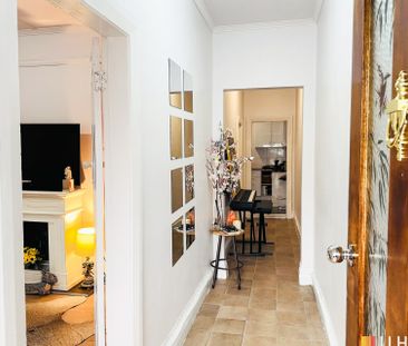 Beautiful 1 Bedroom Semi - Photo 4