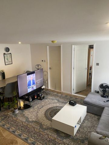 1 bedroom flat to rent - Photo 5
