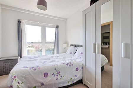 2 bedroom flat to rent - Photo 3