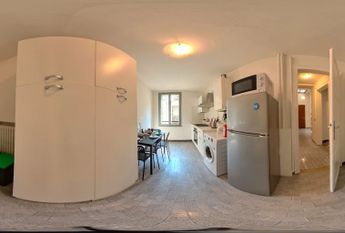 Via Santa Lucia, Padova, Veneto 35139