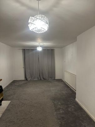 3 Bed Semi-Detached House, Beckhampton Road, NG5 - Photo 1