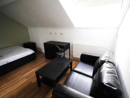 Apt 4A, 19 Regent Park Terrace - Photo 2