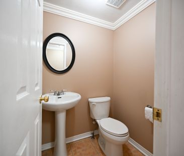 For Lease - 118 Mugford Road, Aurora, Ontario - Photo 6