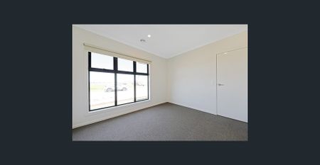 🏡 4-Bedroom House in Wallan - Photo 5