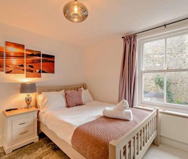 4 bedroom terraced house to rent - Photo 5