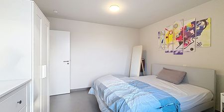 Appartement te huur in Sint-Pieters voor € 800 met 2 slaapkamers - Photo 3