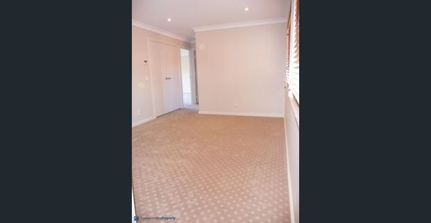 Executive Unit! Prestige Townhouse! - Photo 1