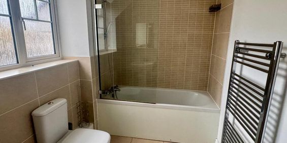 3 bedroom terraced house to rent - Photo 3