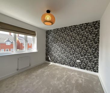 3 bedroom semi-detached house to rent - Photo 5
