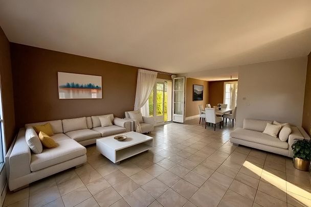 Location Maison 7 pièces 166m² - Photo 1