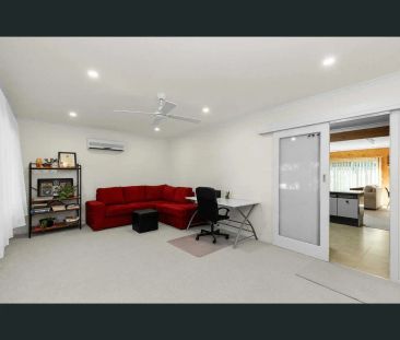 “Charming Family Home in Avondale Heights” - Photo 5
