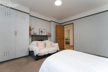 3 bedroom apartment to rent - Photo 2