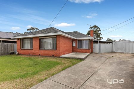 Convenient & Comfortable Living in St Albans - Photo 3
