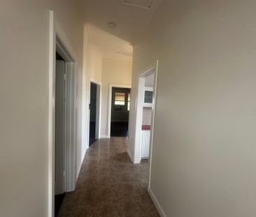 ONE WEEK FREE RENT! - Photo 1