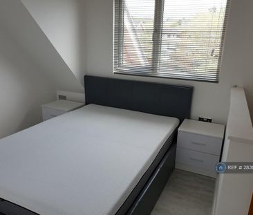 1 bedroom flat to rent - Photo 2