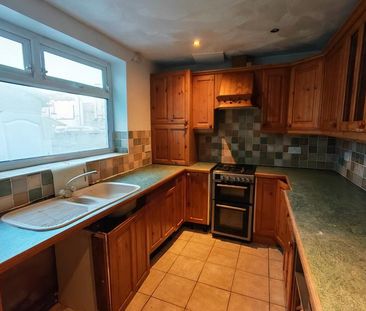 2 bedroom terraced house to rent - Photo 4