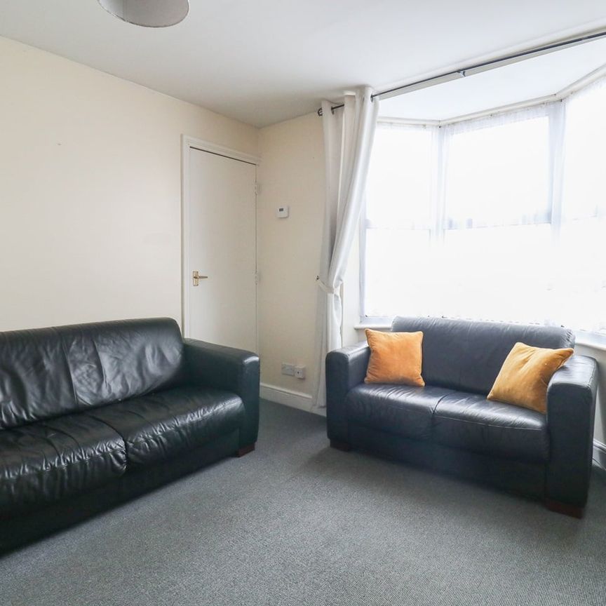 2 Bed Flat, Wilberforce Road, LE3 - Photo 1